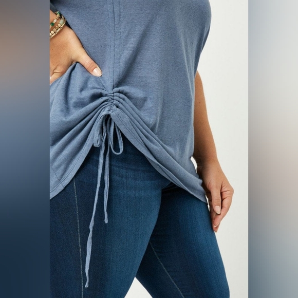 T-Shirt with Adjustable Cinched Drawstring Detail - 3XL - Picture 2 of 7